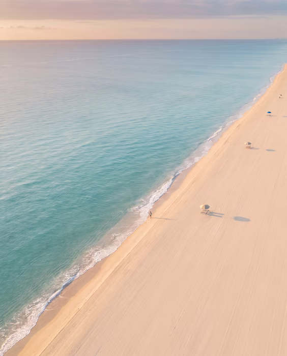 Turquoise Shore, a free nature image in 9:16 format